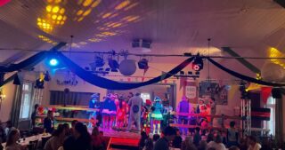 Galaxy Eventservice dankt euch für die tolle Faschingszeit. 🚀 Wir haben euch mit unserer Veranstaltungstechnik begeistert und mit euch gefeiert. 😊 Wir freuen uns auf die nächste Session mit euch und hoffen, dass ihr uns treu bleibt. 🙏 Bleibt gesund und narrenhaft! 🤪
#fasching2024 #stage223 @stage223 @steinigke @orangedreamdancers